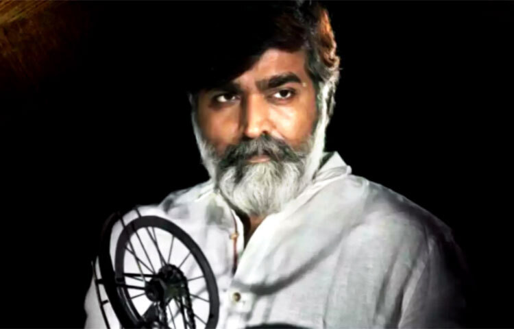 বীররাঘবন নামে এক ব্যক্তি একটি অসরকারি সংস্থার (এনজিও) সঙ্গে যুক্ত। এই বেসরকারি সংস্থা বিনা মূল্যে তরুণদের কর্মসংস্থানের ব্যবস্থা করে। এর জন্য প্রয়োজনীয় প্রশিক্ষণ দেওয়ার কাজও করে এই সংস্থা। ছবি: সংগৃহীত