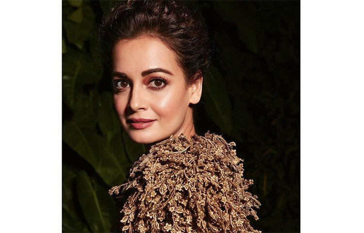 একই বছরের মে মাসে প্রথম সন্তানের জন্ম দেন দিয়া। বিয়ের কয়েক মাসের মধ্যেই সন্তান জন্মের খবর প্রকাশ্যে আসায় অবাক হন সকলেই। যদিও এই প্রসঙ্গে অভিনেত্রী জানান, সন্তান জন্ম দেওয়ার সময় তার শারীরিক সমস্যা দেখা দিয়েছিল। ছবি: সংগৃহীত