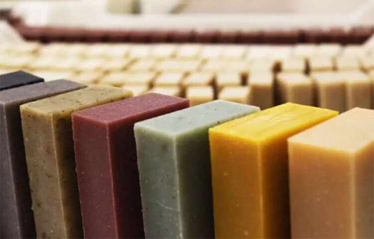 সংবাদমাধ্যমে তিনি জানিয়েছেন, ক্যারিয়ারের মধ্যগগনে থাকাকালীনই বিবাহবন্ধনে আবদ্ধ হন। ছবি: সংগৃহীত