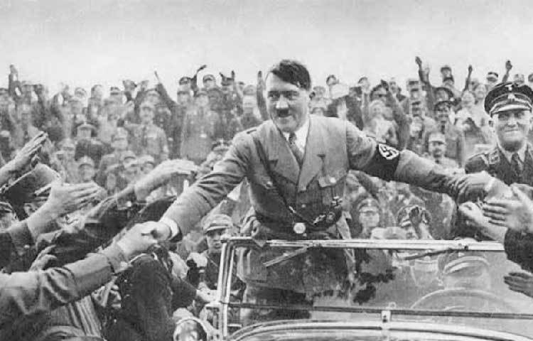 তার সঙ্গে এখানে দেখা করতে আসতেন বেনিতো মুসোলিনির মতো ব্যক্তিত্বরাও। ১৯৪৪ সালে তারই এক সহচর হিটলারকে হত্যার চেষ্টা করেন এই ঘাঁটিতেই।