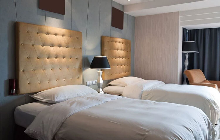 টিকটক ইউজার এমনই বেশ কিছু পদ্ধতিতে জানানো হয়েছে হোটেলে নিজেকে নিরাপদ রাখতে গেলে হোটেলের পানি পান করবেন না। ছবি: সংগৃহীত