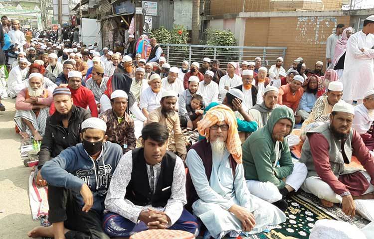 সওয়াব হাসিলের আশায় তাবলীগ জামাতের বড় এই আয়োজনে বিদেশের মুসল্লিরাও অংশ নিচ্ছেন। ছবি: বিপ্লব দিক্ষিৎ