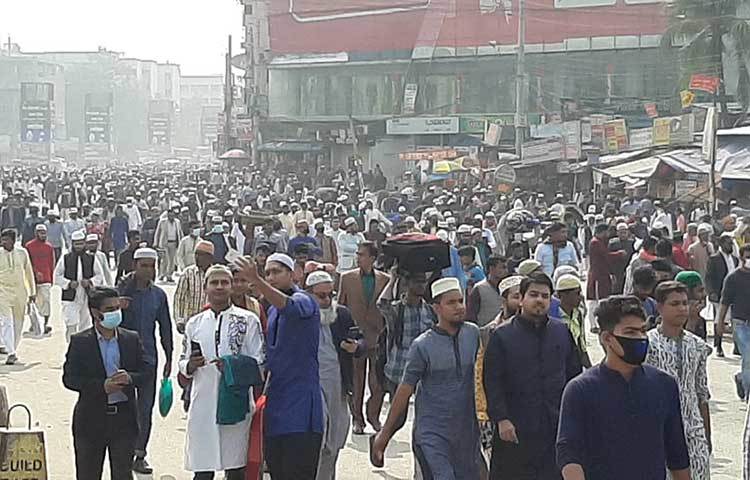 র‌্যাব ও পুলিশ সূত্রে জানা গেছে, যানজট এড়াতে এরই মধ্যে বিশেষ উদ্যোগ নিয়েছে ট্রাফিক বিভাগ। অপ্রীতিকর ঘটনা এড়াতে সব ধরনের নিরাপত্তা ব্যবস্থা নিয়েছে আইন-শৃঙ্খলা বাহিনী। ছবি: বিপ্লব দিক্ষিৎ