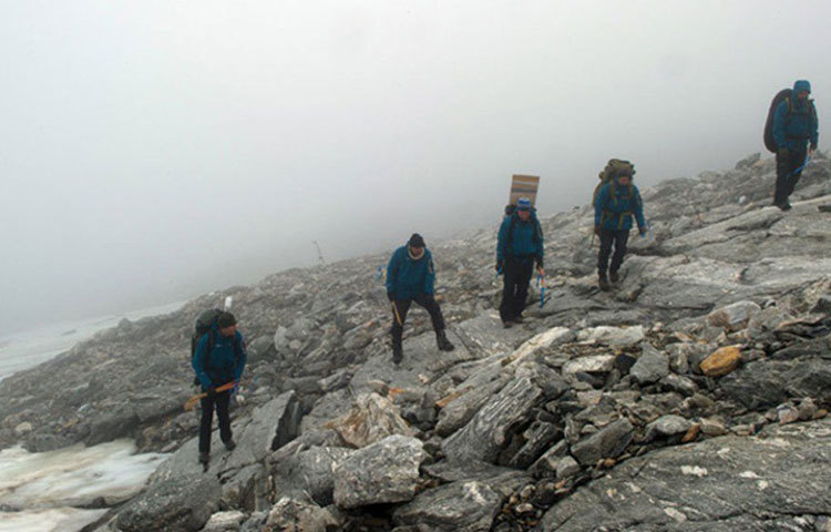 প্রত্নতত্ত্ববিদ পাইলো জানিয়েছেন, বরফে ঢাকা এই অঞ্চল এক সময় জনপদ হিসাবে ব্যবহার করতেন মানুষ। এই পথ দিয়েই যাতায়াত ছিল তাদের। কিন্তু ক্রমে রাস্তা পুরোটাই বরফে ঢাকা পড়ে যাওযায় যাতায়াত বন্ধ হয়ে যায়।