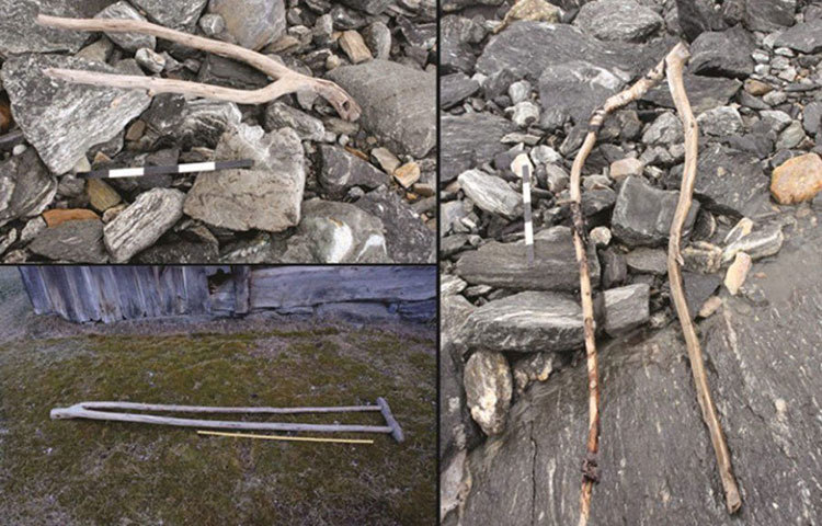 বিভিন্ন রকমের জিনিস উদ্ধার করতে শুরু করেন তারা। প্রায় এক হাজার রকমের বহু পুরনো জিনিস উদ্ধার করেন তারা।