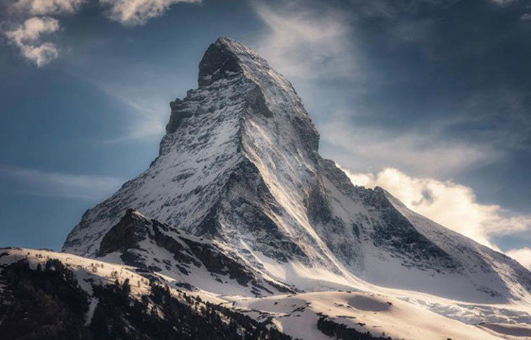 বরফে ঢাকা এ রকম একটা নির্জন জায়গায় কোথা থেকে এল এই জিনিসপত্র? প্রশ্নের উত্তর লুকিয়ে ছিল উদ্ধার হওয়া জিনিসপত্রেই।
