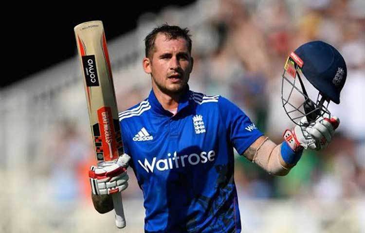 এবারের বিগ ব্যাশ লিগে এখন পর্যন্ত ১৩ ম্যাচে ৩৬.৫৪ গড়ে ৪০২ রান করেছেন হেলস। স্ট্রাইক রেট ১৪১.০৫। চারটি হাফ-সেঞ্চুরি রয়েছে তার। এই মৌসুমে পারথে পারথ স্কর্চার্সের বিরুদ্ধে ৫৯ বলে ৮৫ তার সর্বাধিক। তবে সেই ম্যাচে জেতেনি তার দল।