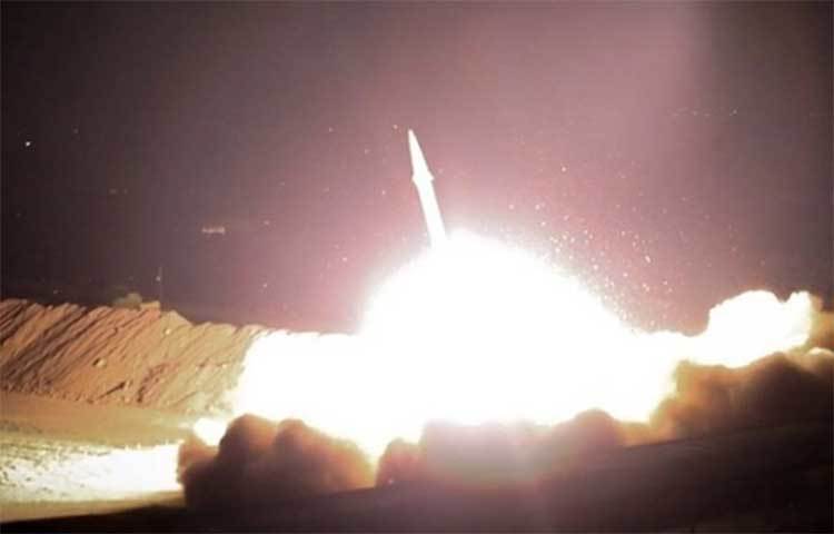 ইরানের রাষ্ট্রীয় টেলিভিশন চ্যানেলের খবরে বলা হয়েছে, ঘাঁটি লক্ষ্য করে ছোড়া ক্ষেপণাস্ত্র ভূপাতিত করতে পারেনি মার্কিন সেনাবাহিনী। বার্তাসংস্থা রয়টার্স বলছে, ইরানের রাষ্ট্রীয় গণমাধ্যমের খবরে ক্ষেপণাস্ত্র হামলায় যুক্তরাষ্ট্রের সামরিক সরঞ্জাম ও হেলিকপ্টার ভয়াবহ ক্ষতিগ্রস্ত হয়েছে বলে দাবি করা হয়েছে।