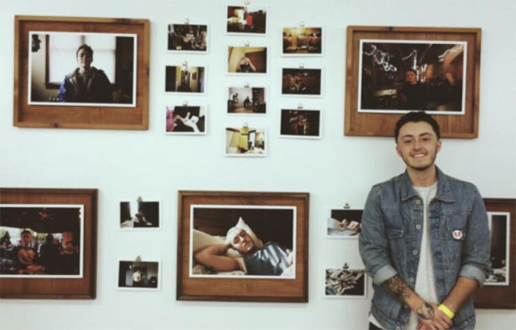 ১১ মাসের মধ্যেই তার শরীরে পুরুষ হওয়ার লক্ষণ প্রকট হতে শুরু করে। ইশা জানিয়েছেন, তার শারীরিক পরিবর্তনের এই মুহূর্তগুলো তখন তিলে তিলে উপভোগ করছেন তিনি। প্রতি মুহূর্তের রেকর্ডও রাখছেন ছবিতে ও ভিডিওতে। ছবি: সংগৃহীত