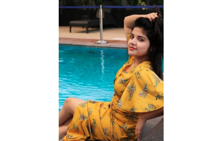 সম্প্রতি সোশ্যাল মিডিয়ায় রনিতার বেশ কয়েকটি ছবি ভাইরাল হয়। এই ছবিগুলো রনিতার ফ্যান পেজ থেকে শেয়ার করা হয়েছে। এ ছাড়াও অন্য একটি পেজ থেকেও শেয়ার হয়েছে ইনস্টাগ্রামে।
