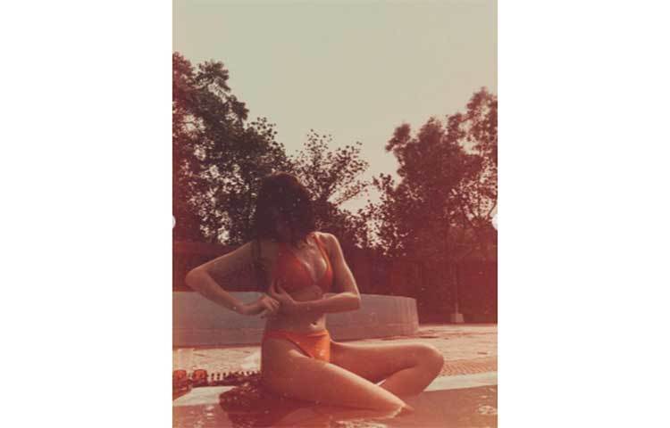 আবেদনময়ী রূপে জেসিয়া।