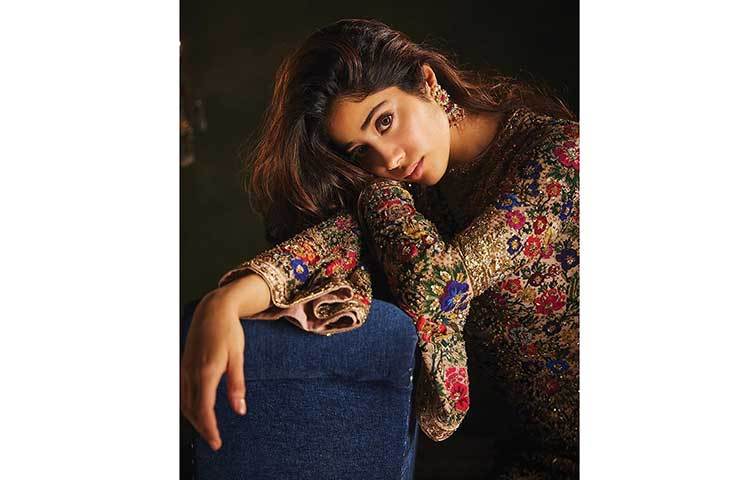 ‘ধড়ক’ ছবি দিয়ে তার বলিউডে জাহ্নবীর অভিষেক হয়।