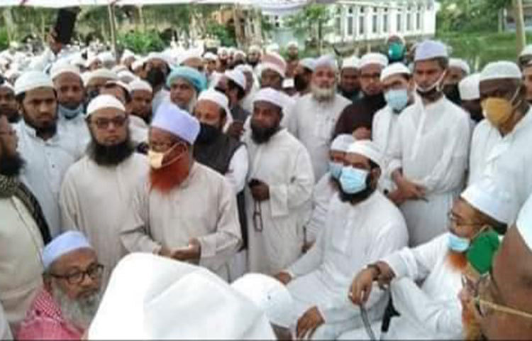 মাওলানা জুবায়ের আহমেদ আনসারীর জানাজায় ব্রাহ্মণবাড়িয়ার জামিয়া ইসলামিয়া ও ইউনুছিয়া মাদরাসার অধ্যক্ষ মুফতি মুবারক উল্লাহ, সাইখুল হাদিস আল্লামা সাজিদুর রহমান, বিশিষ্ট আলেম আল্লামা হাসান জামির, খেলাফত মজলিশের মহাসচিব মুফতি মাহফুজুল হক, যুব মজলিশের সভাপতি মাওলানা মামুনুল হক অংশ নেন।