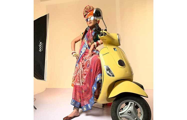 জয়ার রাজসিক স্টাইল।