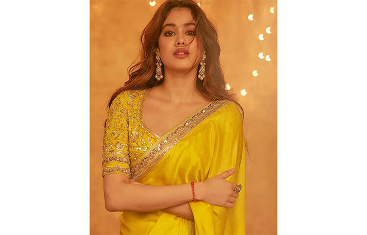 হলুদ সিল্কে শাড়ির সাজ। ছবি: সংগৃহীত