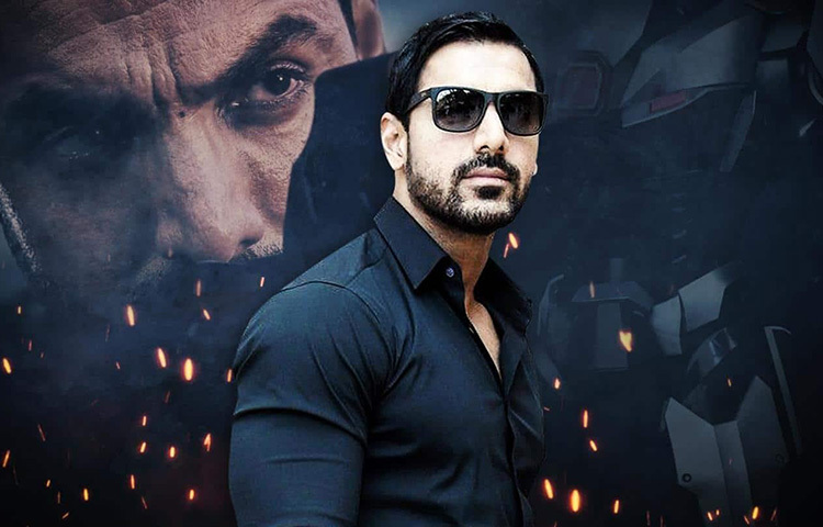 শৈশব থেকেই জন খুব লড়াকু। তার এই লড়াইয়ের পিছনে ছিলেন তার বাবা। জনের বাবা ক্যান্সারে আক্রান্ত হয়েছিলেন। প্রতি মুহূর্তে তাকে মৃত্যুর সঙ্গে লড়তে হয়েছে। কিন্তু জীবনের পথে এগিয়ে দিত তার বাঁচার অদম্য ইচ্ছে। বাবার পাশে সারাক্ষণ তার শক্তি হয়ে থাকতেন জনের মা। জন তাই হারতে শেখেননি। ছবি: সংগৃহীত