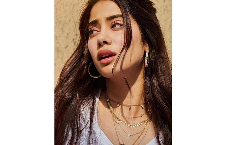 জাহ্নবীর ছবি দেখে মুগ্ধ দর্শকরা। ছবি: ইনস্টাগ্রাম