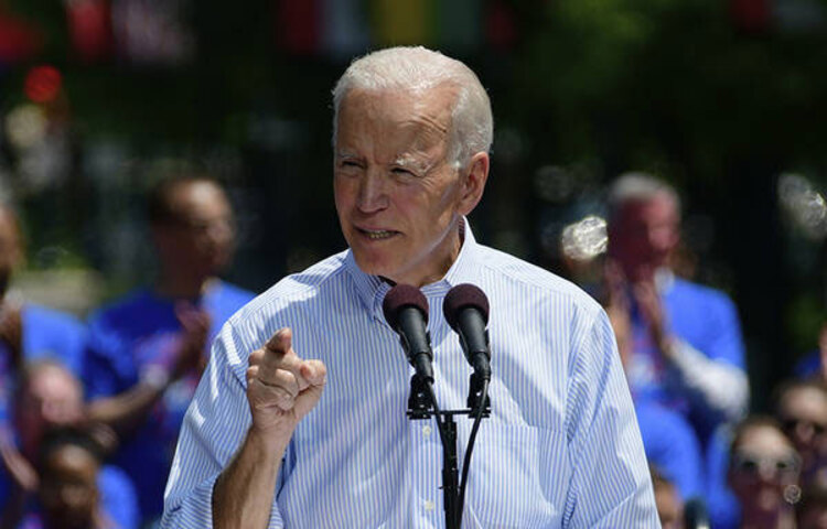 তিনি তার লক্ষ্যে অবিচল ছিলেন। নিলিয়াকে হারানোর ১ বছরের মাথায় ১৯৭৩ সালে বাইডেন জিল ট্রেসি জ্যাকবকে বিয়ে করেন। তাদের ঘরে অ্যাশলে ব্লেজার নামে এক কন্যা সন্তান রয়েছে।