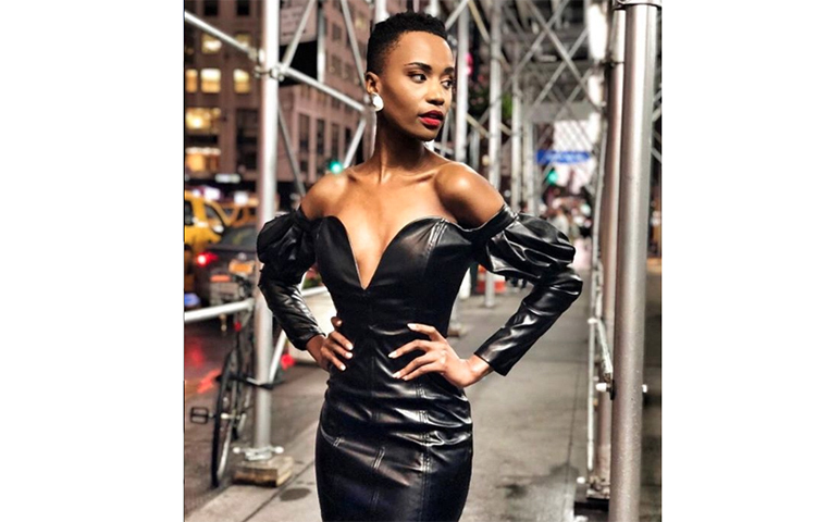 কৃষ্ণসুন্দরী জোজিবিনি তুনজিকে নিয়ে এখন বিশ্বব্যাপি আলোচনা হচ্ছে।