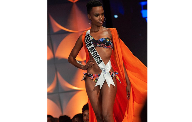 ২০১৯ সালের মিস ইউনিভার্সের মুকুট জিতে নিলেন মিস দক্ষিণ আফ্রিকার কৃষ্ণসুন্দরী জোজিবিনি তুনজি।