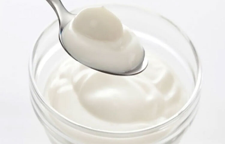 বেড়াতে গিয়ে খাদ্যাভ্যাস নিয়ন্ত্রণ করা কঠিন। তবে খেয়াল রাখুন, বেশি চা-কফি যাতে না খাওয়া হয়। সম্ভব হলে দই, আঁশযুক্ত খাবার খাওয়ার চেষ্টা করুন। ছবি: সংগৃহীত