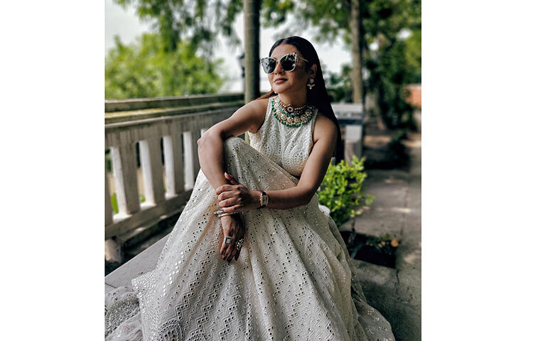 এই ছবি পোস্ট করার পর জয়ার ভক্তরা ব্যাপক প্রশংসা করেছেন। ছবি: ফেসবুক