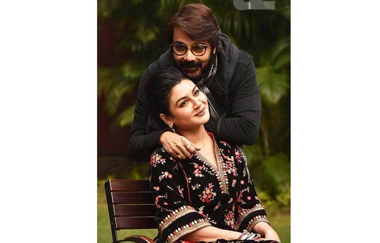 ‘রবিবার’-এর মুক্তি উপলক্ষ্যে সদ্যই ভারতীয় একটি জনপ্রিয় সংবাদমাধ্যমের সাক্ষাৎকারে হাজির হয়েছিলেন ছবির প্রধান দুই চরিত্র জয়া এবং প্রসেনজিৎ দুজনেই।