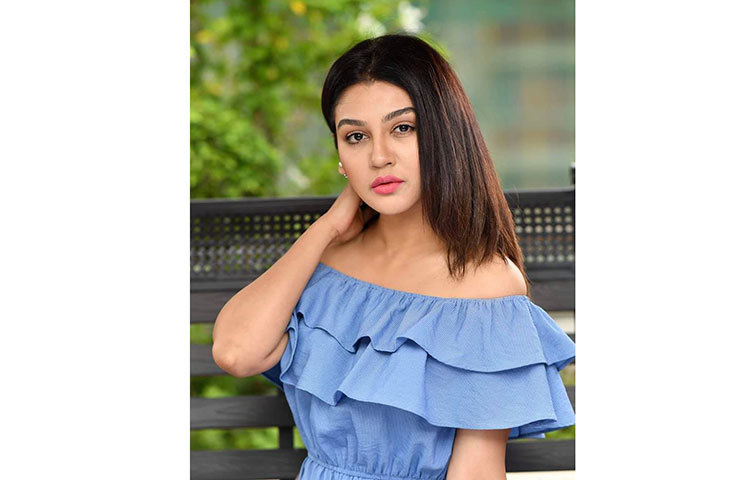 মিষ্টি মুখের জয়া। ছবি: ফেসবুক