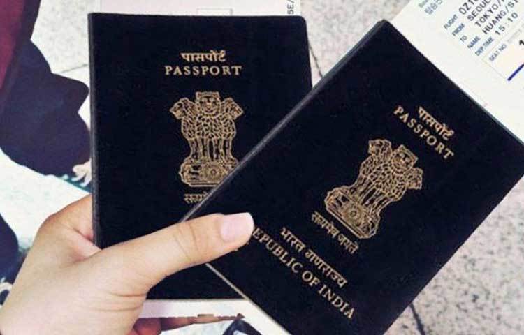 কয়েকজন শিক্ষক আর তার সহপাঠীরা মিলে পাসপোর্ট বানিয়ে দিয়েছে তার। পাসপোর্ট অফিসারও তাকে কিছু টাকা দিয়ে সাহায্য করেছেন।