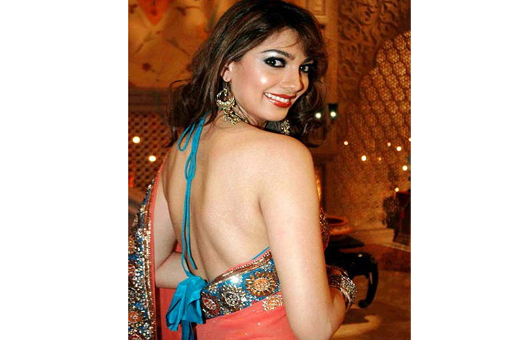 ব্যক্তিগত জীবনে যুক্তা মুখী এক সন্তানের জননী।