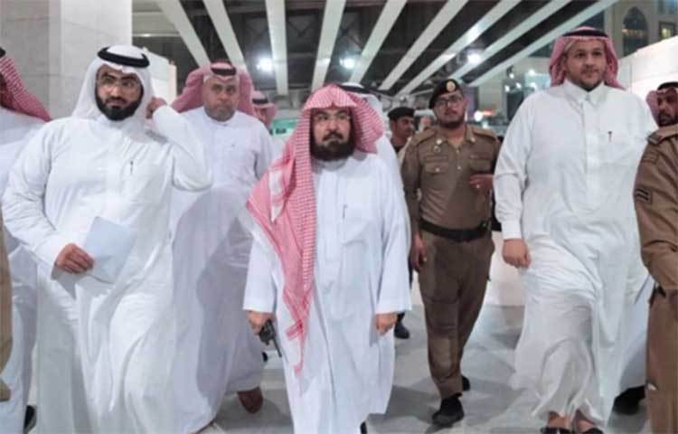 উল্লেখ্য যে, কাবা শরিফের মূল মাতআফে ক্ষুদ্র পরিসরে তাওয়াফের ব্যবস্থা করলেও বন্ধ রয়েছে ওমরাহ পালন। পরবর্তী নির্দেশনা না দেয়া পর্যন্ত ওমরাহ কার্যক্রম বন্ধ থাকবে। কাবা শরিফের প্রধান ইমামসহ মক্কা-মদিনার অন্যান্য ইমাম এবং বিশ্ব বিখ্যাত ইসলামিক স্কলাররা সৌদি সরকারের ওমরার ওপর নিষেধাজ্ঞার সিদ্ধান্তকে শরিয়ত সম্মত বলে আখ্যা দিয়েছেন।