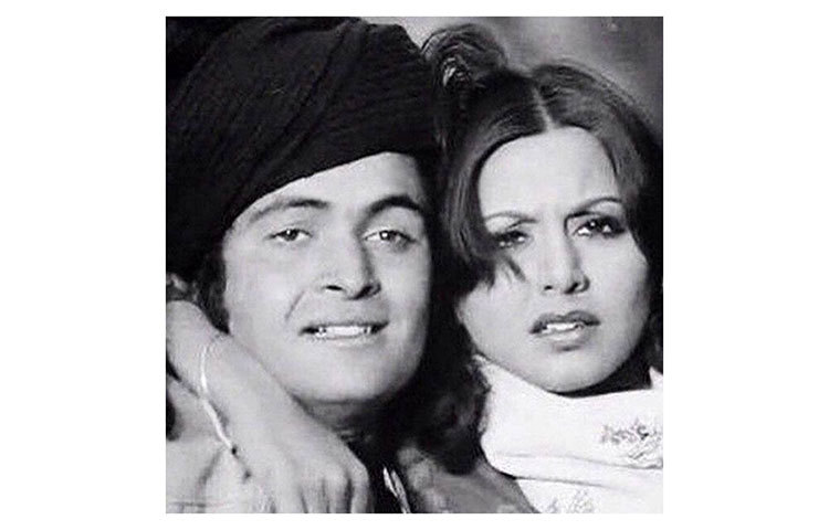 নিতু কাপুরস রিদ্ধিমা কাপুর এবং রণবীর কাপুরকে রেখে চলে গেলেন কাপুরের এই সদস্য। ঋষি কাপুরের মৃত্যুর পর বাইরাল হল তাঁর বিয়ের ছবি।