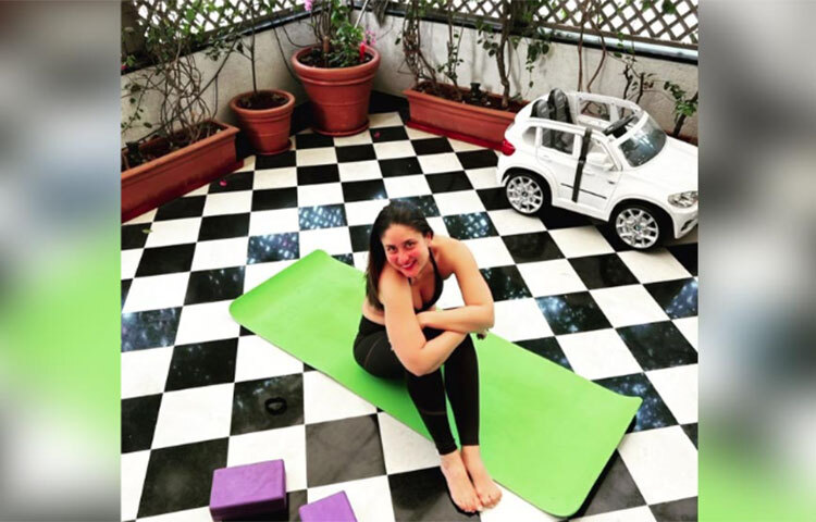 বারান্দায় একটি সুন্দর বাগান তৈরি করা হয়েছে। বারান্দার মেঝেয় কালো-সাদা চেক কাটা নকশা। ছবি: সংগৃহীত