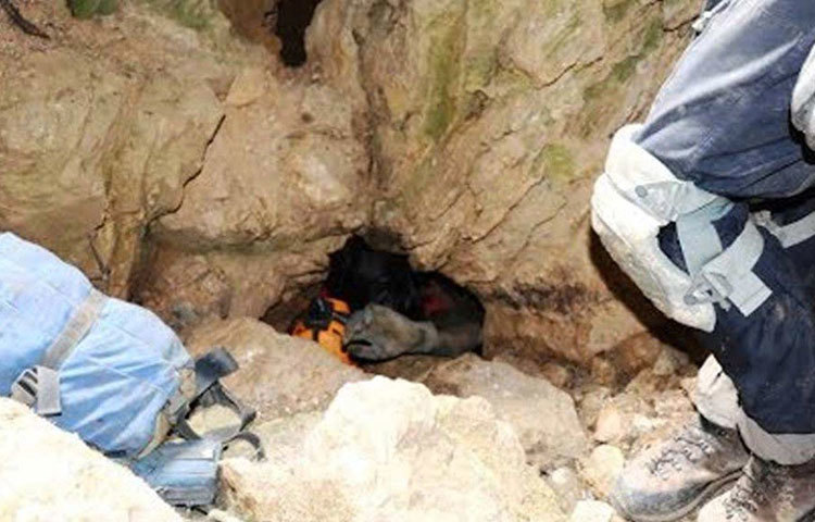 আবার সেই খোলা জায়গা থেকে শুরু হয়েছে নতুন পথ। সেটা ৫ মিটার অবধি গিয়ে আবার পড়েছে নতুন একটি করিডোরে। তবে ১৫ মিটার অবধি গিয়ে সেই পথ বন্ধ হয়ে গিয়েছে।