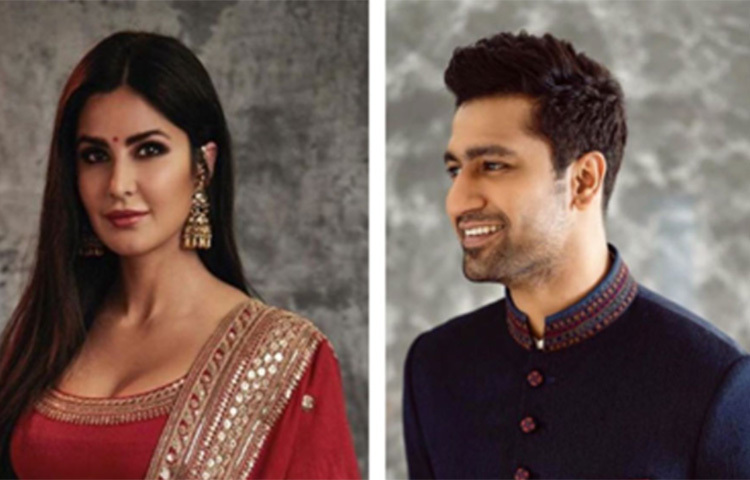 ক্যাটরিনা-ভিকি এখন পর্যন্ত কেউই সম্পর্কের কথা স্বীকার করেননি। কিন্তু ইতিমধ্যেই অনুরাগীদের মধ্যে ভিকি কৌশল এবং ক্যাটরিনা কাইফের বিয়ের গুঞ্জন ছড়িয়ে পড়েছে। সম্প্রতি তাদের এনগেজমেন্ট-এর খবরও ভাইরাল হয়েছে। জানা গেছে আসছে ৭ থেকে ৯ ডিসেম্বরের মধ্যে তারা বিয়ে করতে চলেছেন। ছবি: সংগৃহীত