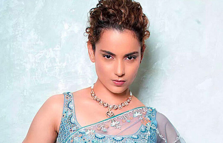 জবাবে কঙ্গনা টুইটে লেখেন, “ইন্ডাস্ট্রিকে আপনি কোন থালা সাজিয়ে দিয়েছেন জয়াজি? একটা থালা পেয়েছিলাম যেখানে দু’মিনিটের আইটেম নম্বর এবং একটা রোম্যান্টিক দৃশ্যে অভিনয় করার বদলে নায়কের সঙ্গে বিছানায় যাওয়ার প্রস্তাব সাজানো ছিল। এই ইন্ডাস্ট্রিকে নারীবাদ আমি শিখিয়েছি। নারীবাদী, দেশপ্রেমের ছবি দিয়ে ইন্ডাস্ট্রির থালা সাজিয়েছি। এই থালা আমার নিজের, আপনার নয়।”