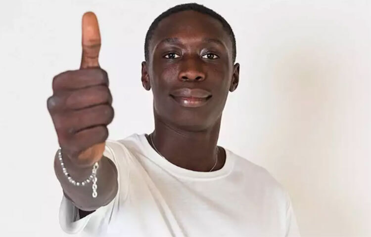 সেনেগাল থেকে আসার পরেও তার কাছে ইতালির নাগরিকত্ব ছিল না। ২০২২ সালের ২৪ জুন ইতালি সরকার খাবিকে নাগরিকত্ব দেয়। ছবি: সংগৃহীত