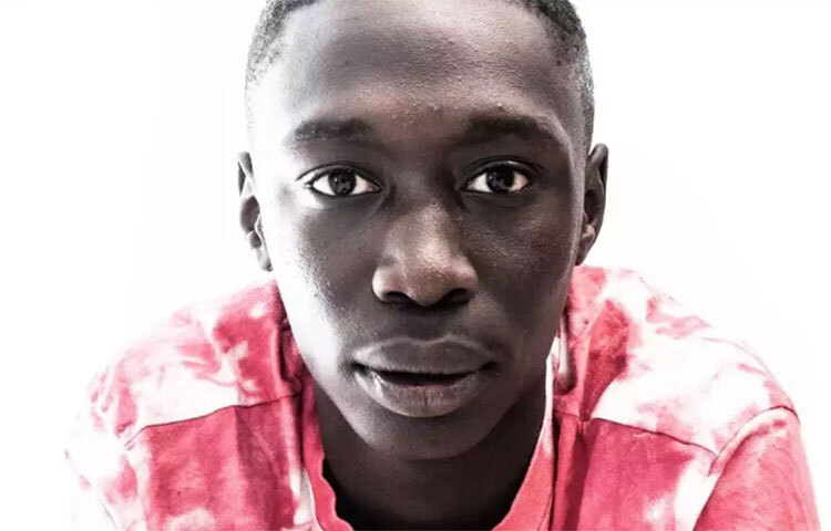 তখনই তিনি সিদ্ধান্ত নেন, মজার ভিডিও বানিয়েই নেটমাধ্যমে দর্শকদের মনোরঞ্জন করবেন। ভিডিও বানানো শুরুও করলেন খাবি। প্রথম একমাসে তার ভিডিও মাত্র নয় জন দেখতেন। সাবস্ক্রাইবারের সংখ্যাও ছিল মাত্র দুই। ছবি: সংগৃহীত