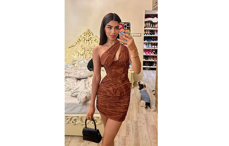 বডিকন ড্রেসে খুশির ভাইরাল সাজ। ছবি: সংগৃহীত