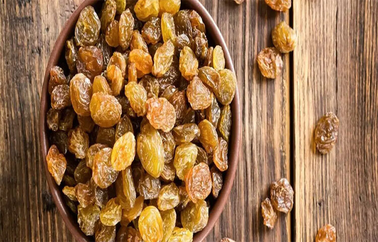 কিশমিশে থাকা ডায়েটারি ফাইবার হজমশক্তি ভালো রাখতে বেশ উপকারী। হজম ভালো হলে বিপাক হার বাড়ে, ফলে ওজনও নিয়ন্ত্রণে থাকে। ছবি: সংগৃহীত