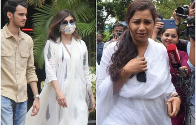 কেকের শেষ যাত্রায় এসেছিলেন সংগীতশিল্পী শ্রেয়া ঘোষাল ও অলকা ইয়াগনিক। ছবি: সংগৃহীত