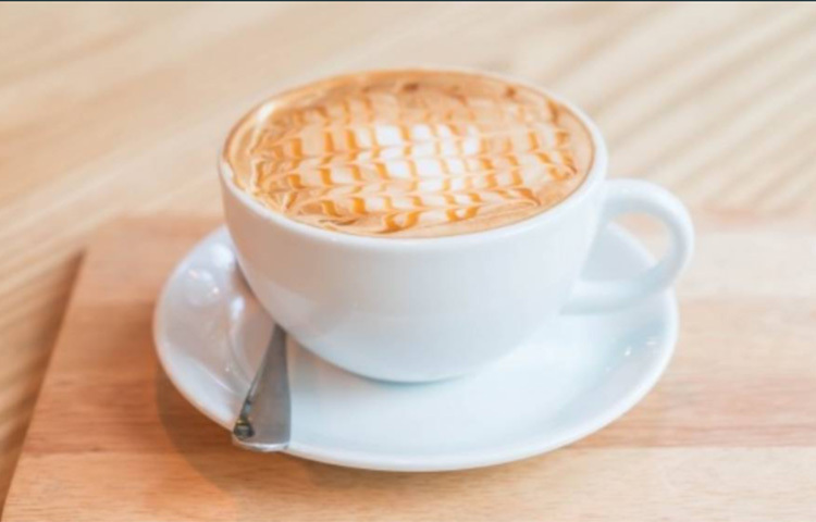 কফি বিনস তৈরিতে হাতির মল ব্যবহারে ফলও মিলল হাতেনাতে। ব্লেক ডানকিনের সংস্থার তৈরি কফির স্বাদ অপেক্ষাকৃত কম তেতো এবং কিছুটা ক্যারামেল এবং চকোলেটের মতো। ছবি: সংগৃহীত