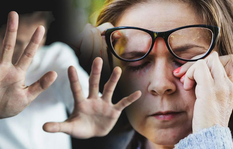 এই অবস্থায় যারা বাইরে বের হচ্ছেন তারা বারবার হাত ধুয়ে ফেলুন, টিস্যুতে হাত মুছে ফেলে দিন ঢাকনা দেয়া বিনে। অহেতুক নাকে, মুখে বা চোখে হাত দেবেন না, এই পথেই ভাইরাস শরীরে প্রবেশ করে।