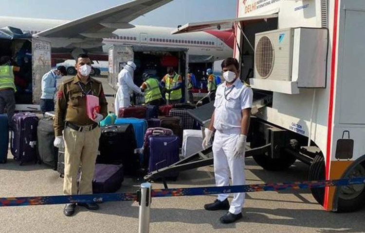 এর আগে স্বাতী নিজে টুইটারে সক্রিয় ছিলেন না। কিন্তু শুভেচ্ছাস্রোতের উত্তর দিতে তিনি নিজেও টুইট করেন। ধন্যবাদ জানান দলের বাকি সদস্যদের।