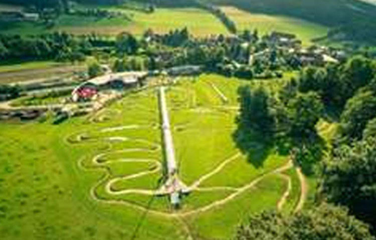 করোনা মোকাবিলায় ইতিমধ্যে সেনাকেও নামাতে হয়েছে সে দেশে। খাদ্যের যোগান, ওষুধপত্রের ব্যবস্থা সমস্ত সামলাচ্ছে সেনা।