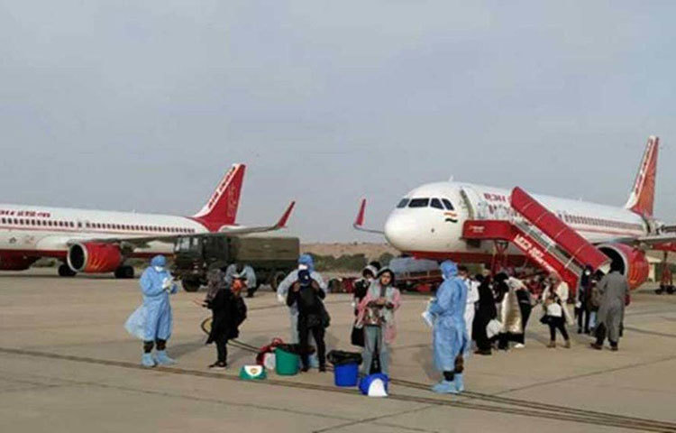 জীবনের প্রতি মেয়ের নির্ভীক দৃষ্টিভঙ্গিতে খুশি স্বাতীর বাবা এস ডি রাওয়াল। তিনি নিশ্চিত, এরকম সুযোগ এলেও তার কন্যা কর্তব্যের আকাশে আবার স্বাতী নক্ষত্রের মতোই উজ্জ্বল হয়ে ফুটে উঠবেন।