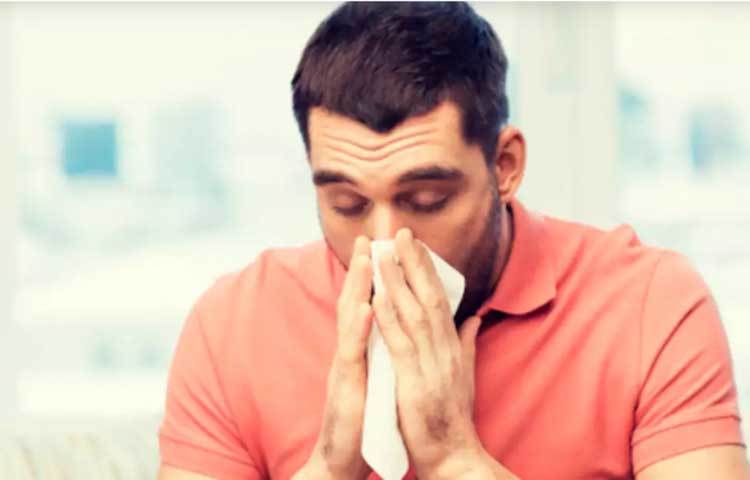 কতক্ষণ বা কত দিন করোনাভাইরাস শরীরে থাকে তাও জানতে পারা যায়নি। লক্ষণ জানার জন্য কতদিন পর্যন্ত অপেক্ষা করতে হবে তাও জানাতে পারছেন না চিকিৎসকেরা।