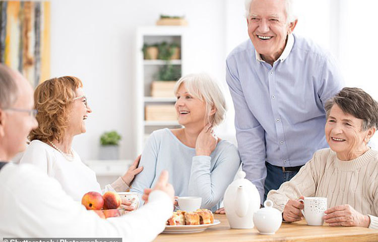 যতটা সম্ভব সহজ পাচ্য ও নরম খাবার খেতে হবে। পর্যাপ্ত পানি পান করুন, ডিহাইড্রেশন এড়ান। কোনো অবস্থাতেই ঠান্ডা পিানি বা কোমল পানীয় খাবেন না।