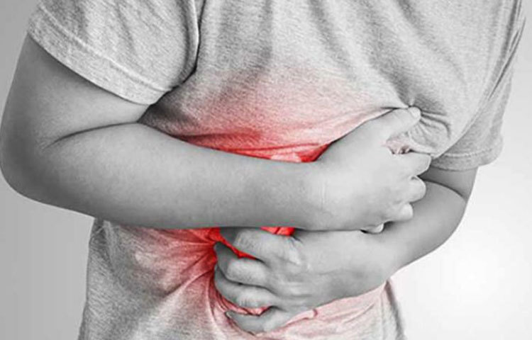 গ্যাস্ট্রো-করোনাভাইরাস শুনে অনেকেই আন্দাজ করে নিয়েছেন এর সঙ্গে পেটের সমস্যা জড়িয়ে রয়েছে। থেকে থেকেই পেটে ব্যথা, পেট কামড়ানো বা মোচড় দেয়া বা ডায়েরিয়ার মতো সমস্যা এই গ্যাস্ট্রো-করোনাভাইরাসের অন্যতম উপসর্গ।