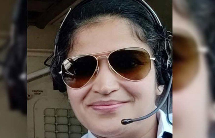 রাওয়াল পরিবার আদতে ভারতের গুজরাটের ভাবনগরের। তবে স্বাতী বর্তমানে কাজের সূত্রে থাকেন দিল্লিতে। ছোট থেকেই তার ইচ্ছে ছিল এয়ারফোর্সের পাইলট হবেন। কিন্তু তখন মহিলাদের বিমানসেনার পাইলট হওয়ার অনুমতি ছিল না।